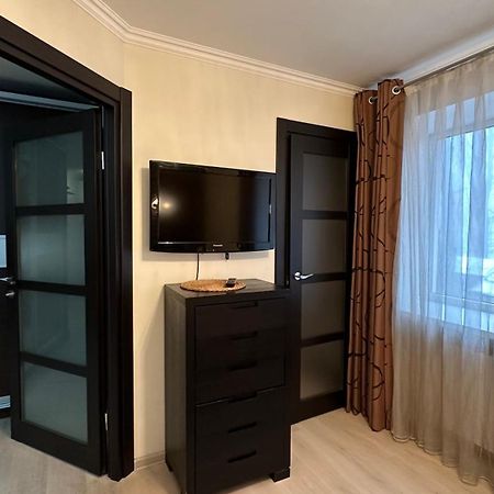 Apartment On Nauki Avenue 102 Dnjepropetovsk Buitenkant foto